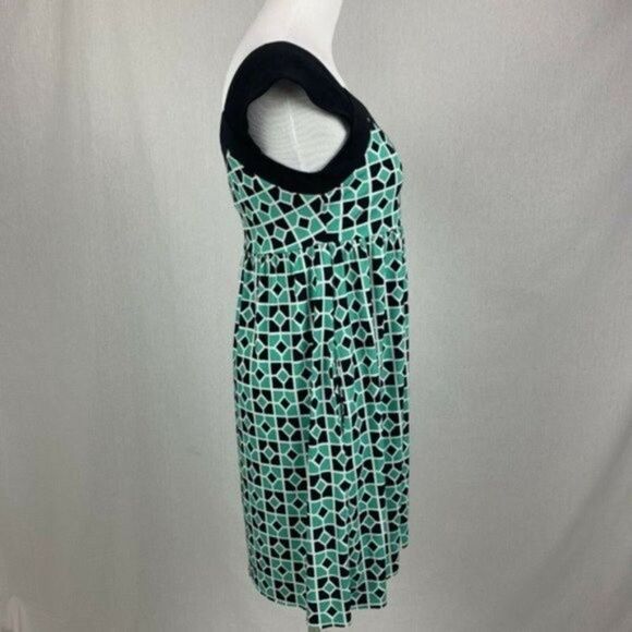 Donna Morgan Mod cap sleeve geometric print short - Picture 4 of 6